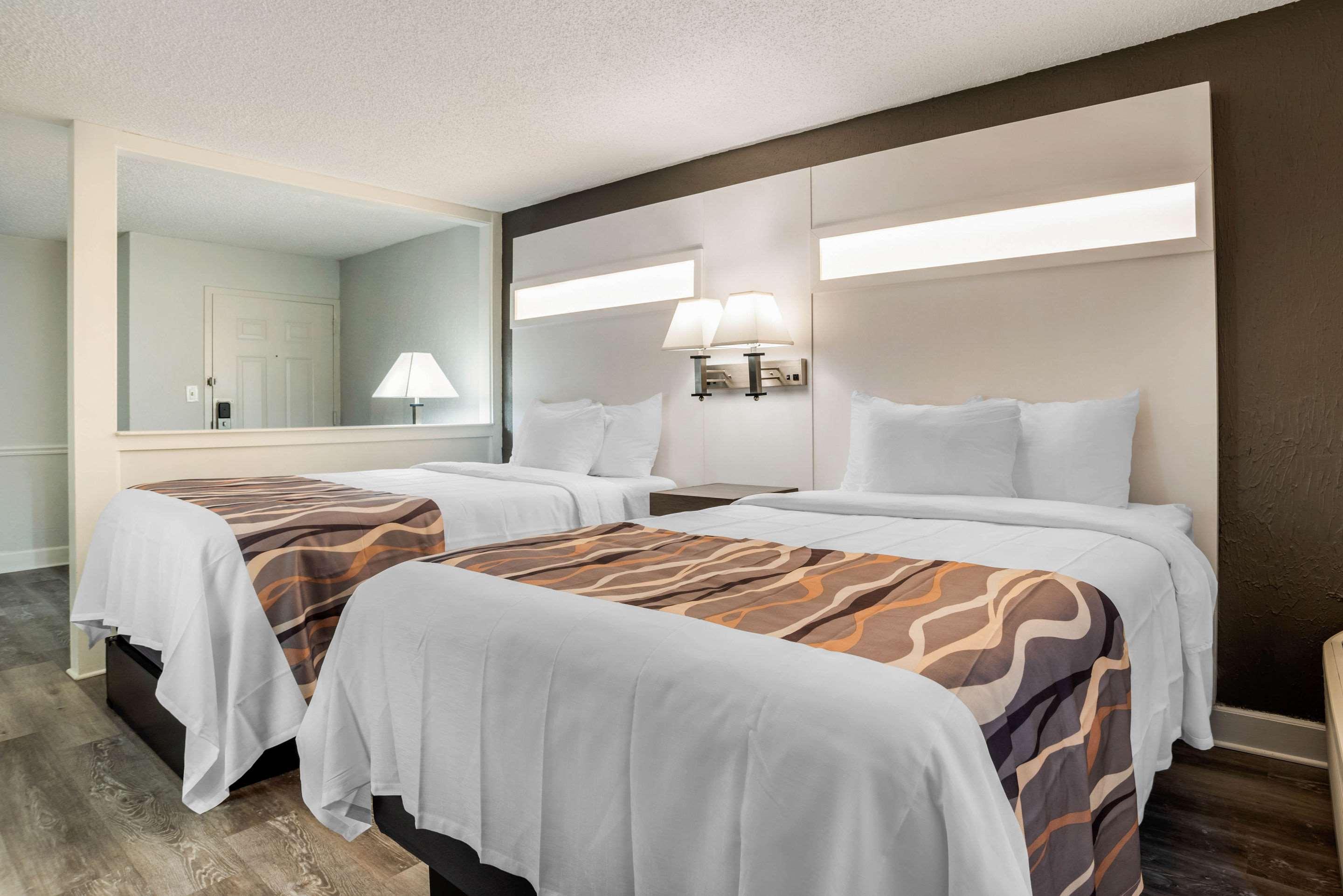 Baymont By Wyndham Montgomery Al Exterior photo