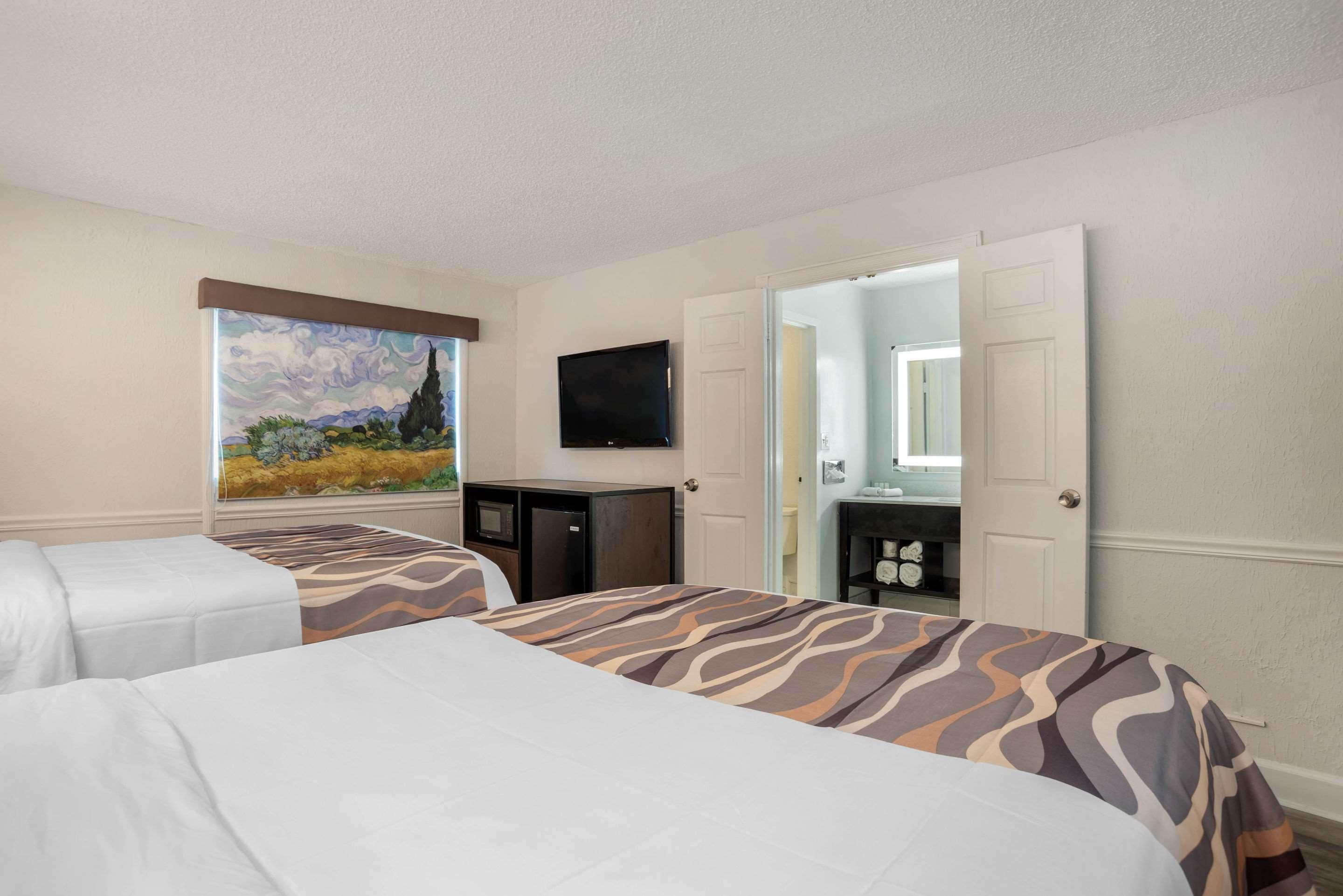 Baymont By Wyndham Montgomery Al Exterior photo