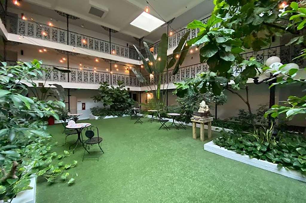 Baymont By Wyndham Montgomery Al Interior photo