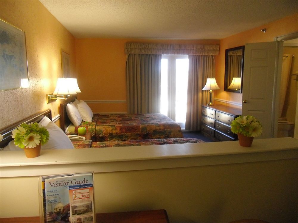 Baymont By Wyndham Montgomery Al Exterior photo