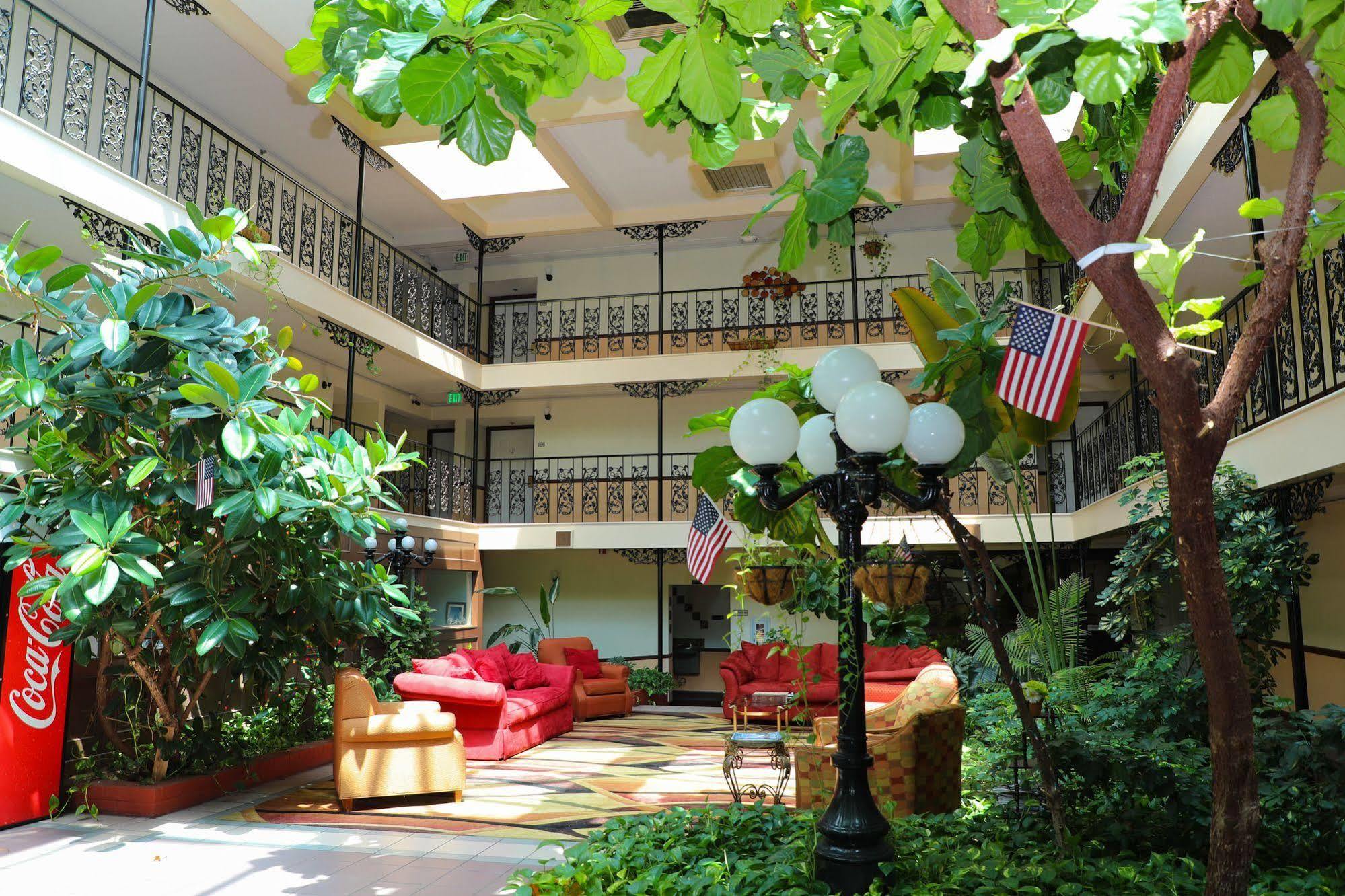 Baymont By Wyndham Montgomery Al Exterior photo